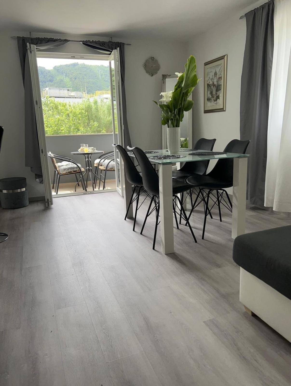 Villa Bubalo Omis Bagian luar foto